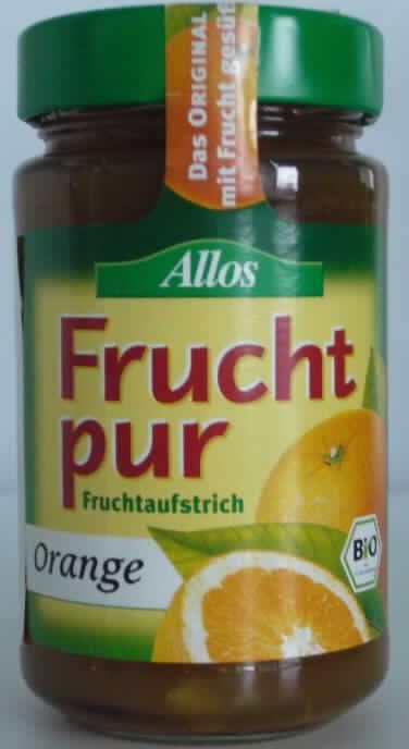 Fruchtaufstrich aus Orangen.

Antragsangaben (als zutreffend unterstellt): Frucht pur Orange. Zutaten: Orangen 55%, Agavendicksaft, Traubendicksaft, Apfeldicksaft, Geliermittel: Apfelpektin, Zitronensaft. Herstellung: Kochen unter vermindertem Druck, Zugabe der Verdickungsmittel, pasteurisieren. Brixwert: 36. Verpackung: in Gläsern mit einem Inhalt von 250 g.

Beschaffenheit des vorgelegten Warenmusters: hellbraune, trübe, geleeartige Masse mit Streifen von Orangenschalen, süß, säuerlich, leicht bitter und fruchtig schmeckend. 
Zuckergehalt gemäß ZAnm 2a) 2. Anstrich zu Kap 20 (gem. Angabe): mehr als 30 GHT.

Konfitüren, Fruchtgelees, Marmeladen, Fruchtmuse und Fruchtpasten, durch Kochen hergestellt, auch mit Zusatz von Zucker oder anderen Süßmitteln, andere, von Zitrusfrüchten, mit einem Zuckergehalt von mehr als 30 GHT.