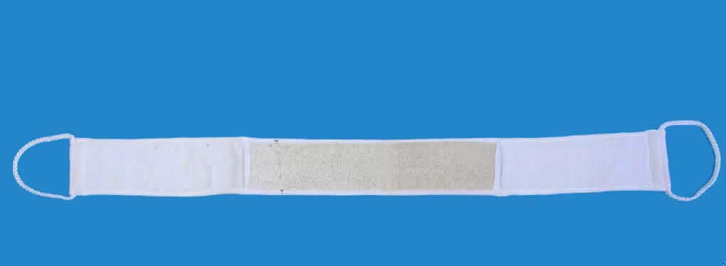 Wäsche zur Körperpflege, sog. Wellness Artikel Band Frottee/Loofah, si
ehe Foto, - mit einer Länge von 84 cm und einer Breite von 8,5 cm, - ü
berwiegend aus Schlingengewirken aus lt. ergänzenden Antragsangaben Ba
umwolle    (Frottierware), - auf einer Seite mit einem aufgenähten, 35
 cm langen Zuschnitt  aus gepreßtem Luffa (sog.   pflanzlicher Schwamm
 der Position 1404), - an den Längsseiten mit Gewebebändern eingefaßt,
 - an den Schmalseiten durch Umschlagen und Festnähen gesäumt und mit
Halteschlaufen    aus geflochtenen Bindfäden versehen, - mit einer Zwi
schenlage aus Schaumkunststoff, - wird üblicherweise regelmäßig gewasc
hen, - nach dem Umfang und in Bezug auf die Verwendung als Massagegurt
 zur Körperpflege    (Rückenmassage) sind die Schlingengewirke aus Bau
mwolle als charakterbestimmend    anzusehen, der Luffazuschnitt dient
der gröberen Massage des Rückens.