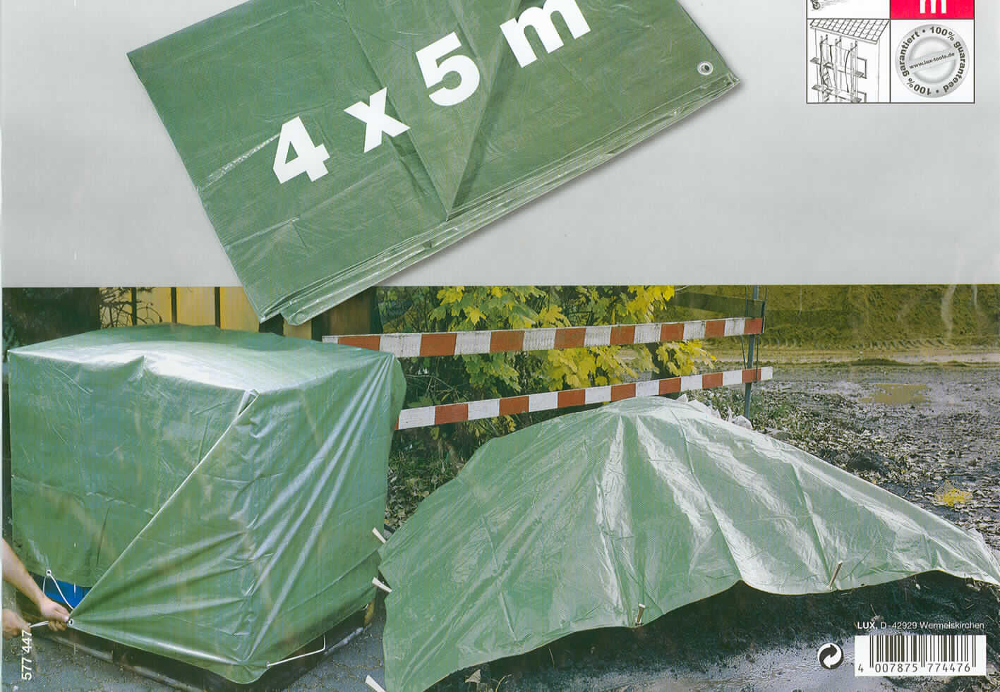 Plane, sog. Bauplane mit Ösen (Artikel 577447), siehe Foto,
- flaches Erzeugnis, in den Abmessungen 4 m x 5 m,
- aus 0,3 mm dicken, einfarbigen (grün) Geweben aus Streifen aus synthetischer Spinnmasse; mit einer 
  augenscheinlichen Streifenbreite von weniger als 5 mm; ein Überziehen mit Kunststoff ist auf beiden Seiten 
  mit bloßem Auge nicht wahrnehmbar, somit keine Ware des Kapitels 39,
- an den Seitenrändern umgeschlagen und zusammengeklebt (somit konfektioniert), 
- mit Ösen aus unedlem Metall versehen,
- dient als Allzweckplane zum Schutz gegen Wind und Wetter, Schmutz und Nässe.