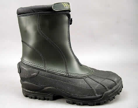 Freizeitschuhe (lt. Antrag Angelstiefel, Artikelnummer 104025), siehe Foto, 
- mit Laufsohlen aus (lt. Antrag) Kautschuk,
- mit einem teilweise durch Nähen zusammengefügten Oberteil (geschlossenes Blatt) aus
  (lt. Antrag) Kunststoff (den größten Teil der Außenfläche bildend) und Spinnstoff,
- mit einem Reißverschluss an der Vorderseite,
- mit einem Klettverschluss am Schaftende,
- ohne Metallschutz in der Vorderkappe, 
- den Knöchel bedeckend.
