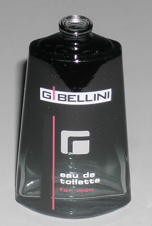 Flasche für Eau de Toilette, aus Glas, siehe Foto,
- in Form einer ca. 10 cm hohen Flasche mit ovaler Standfläche,
- ohne Stopfen,
- an beiden Seiten bedruckt,
- augenscheinlich aus gewöhnlichem, gefärbtem Glas, 
- mit einem Nenninhalt von weniger als 2,5 Liter,
- für Eau de Toilette.