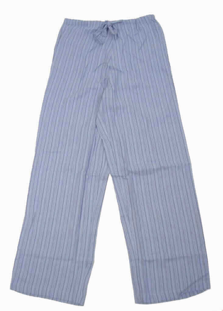 Zweiteilige Zusammenstellung bestehend aus einem modischen Unterhemd u
nd einer langen  Hose, sog. Damen-Pyjama, Größe 36/38, siehe Fotos; in
 Aufmachung für den Einzelverkauf, - aus 0,8 mm dicken, einfarbigen Ge
wirken (modisches Unterhemd) aus lt. Antrag 100 %    Baumwolle und aus
 0,3 mm dicken, buntgewebten Geweben (Längsstreifen) aus lt.    Antrag
 100 % Baumwolle (lange Hose), - kann nach objektiven Merkmalen (Ausst
attung: Taschen und Tunnelzug; Schitt und    Gesamteindruck) unterschi
edslos im Bett oder an anderen Orten getragen werden und    ist daher
nicht dazu bestimmt, ausschließlich oder im wesentlichen als Nachtklei
dung    im Bett getragen zu werden (kein Schlafanzug), - keine Kombina
tion i.S.d. Anm. 3 b) zu Kap. 61, da u.a. ein modisches Unterhemd der
   Pos. 6109 nicht als deren Bestandteil zugelassen ist,  - Lange Hose
: -- in der Taille abschließend, mit einem halbelastischen Bund und ei
nem Tunnelzug, -- ohne Öffnung und ohne Verschluss; ohne Merkmale, die
 auf einen bestimmten Trägerkreis    (Männer oder Frauen) hinweisen (u
nisex), -- mit knöchellangen Hosenbeinen, -- mit zwei seitli truncated