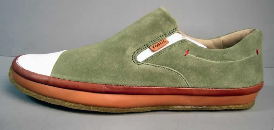 Halbschuhe; lt. Antrag: Freizeitschuhe für Männer; Art. FFM0011302 Heath Slip On-Dark Laden - siehe Abbildung
- mit Laufsohlen aus Kunststoff; Hauptsohle nicht aus Holz
- mit Oberteil (geschlossenes Blatt) aus Leder
- ohne Verschluss (mit elastischen Spinnstoffeinsätzen an der Einschlupföffnung)
- ohne Schutz in der Vorderkappe
- den Knöchel nicht bedeckend
- mit einer Länge der Innensohle von mehr als 24 cm
- nicht als Männer- oder Frauenschuhe erkennbar
- nach Form, Schnitt und Ausstattung nicht für Sportzwecke
- kein Versand aus Macau (lt. ergänzender Angaben)
