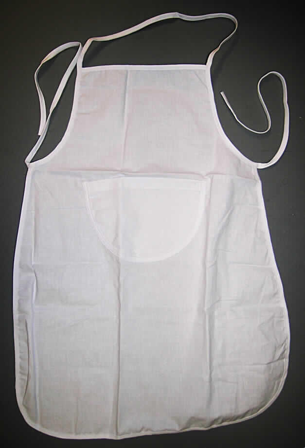 Andere Kleidung (Schürze), sog. Schürze für Kinder zum Bemalen, in Kindergröße, siehe 
beigefügtes Foto,
- aus 0,4 mm dicken, einfarbigen Geweben aus lt. Antrag 100% Baumwolle,
- als Latzschürze gearbeitet, 
- in den Abmessungen: 56 cm x 46 cm,
- mit schmalen Streifen aus Geweben eingefasst, die auch den Nackenträger und die Bindebänder
  in der Taille bilden,
- ohne Merkmale, die auf einen bestimmten Trägerkreis (Knaben oder Mädchen) hinweisen (unisex),
- mit einer aufgesetzten Tasche,
- aufgrund der Größe und Abmessungen handelt es sich um Kinderkleidung, deshalb keine 
  Einreihung als Arbeits- und Berufskleidung in die Unterposition 6211 4210 00 0.