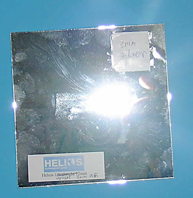 Spiegel aus Glas, siehe Foto, 
- aus lt Antrag Floatglas, 
- Aluminiumbeschichtung mittels Vakuumbedampfung (als Spiegelschicht), 
- mit Dicken von 2 bis 6 und 8 mm, 
- mit den Abmessungen von max. 225 x 330 cm, 
- mit oder ohne Kantenbearbeitung, 
- nicht gerahmt, 
- zur Verwendung in der Möbelindustrie und in Sanitärbereichen.
