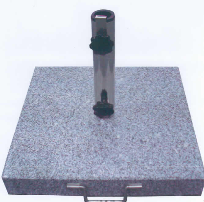 Zubehör für Sonnenschirme (lt. Antrag: "Schirmständer aus Granit", siehe Foto) 
- quadratisch zugeschnittene, ca. 7 cm hohe Bodenplatte aus geschliffenem Granit,
- mit einem anzuschraubenden Metallrohr (Länge ca. 37 cm; Durchmesser ca. 6 cm) zur 
  Aufnahme des Schirmes.