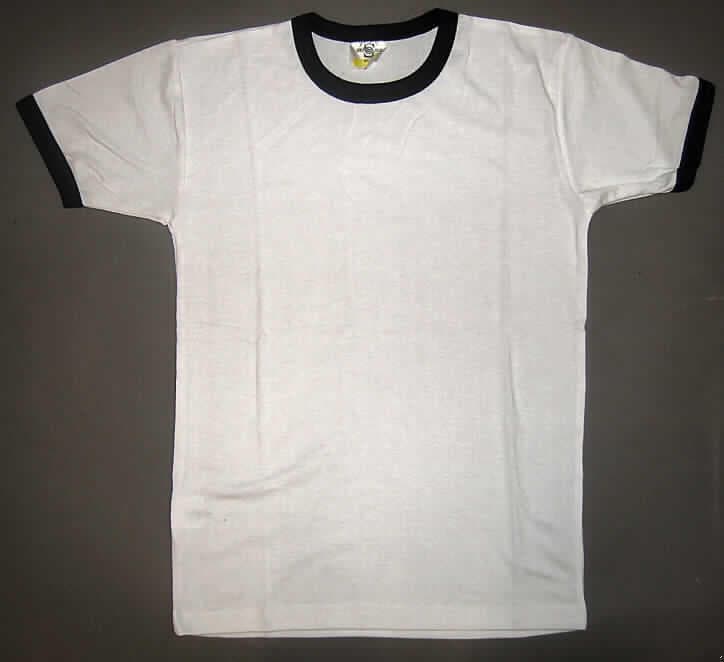 T-Shirt, sog. Polyester Basic Shirt Men Fit, Größe S, siehe beigefügte Abbildung,
- aus 0,8 mm dicken, damit leichten, einfarbigen Gewirken aus lt. Antrag 100% Polyester 
  (synthetische Chemiefasern),
- über die Taille reichend (Rückenlänge: 66 cm),
- mit einem runden, halsnahen Ausschnitt; mit kontrastfarbener Randeinfassung,
- ohne Öffnung und ohne Verschluss,
- mit kurzen, enganliegenden Ärmeln; mit kontrastfarbener Randeinfassung,
- am unteren Rand durch Umschlagen und Festnähen gesäumt.