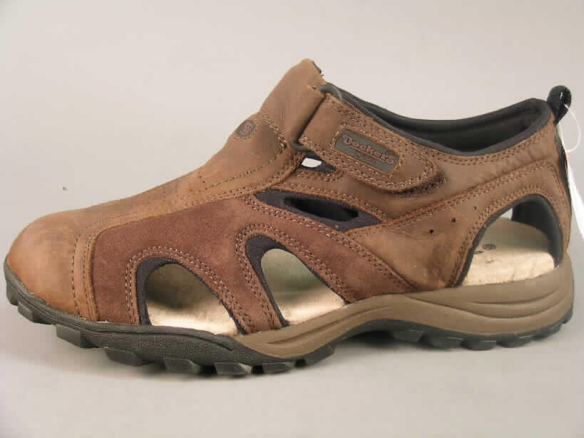 Freizeitschuhe; Artikel-Nr. 223314-071020 - siehe Abbildung, 
- mit Laufsohlen aus Kunststoff; nicht mit einer Hauptsohle aus Holz,
- mit Oberteil (nicht geschlossenes Blatt) aus Leder (den größten Teil 
  der Außenfläche bildend) und Spinnstoff,
- ohne Schutz in der Vorderkappe,
- nicht den Knöchel bedeckend,
- mit einer Höhe des Absatzes und der Sohle von mehr als 3 cm,
- kein Versand aus Macau
