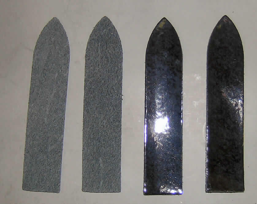 Ware aus Leder, andere als in den Positionen 4201 bis 4203 genannt, siehe Foto,
- in Form von Streifen, die an einer Seite spitz zulaufen,
- mit einer Länge von 10 cm, einer Breite von 2 cm und einer Dicke von 0,1 cm,
- die Schauseite ist mit einer spiegelartig glänzenden Schicht (lt. Antrag Polyurethan)
  ausgerüstet (zugerichtet),
- zum Aufnähen als zierender Besatz von Bekleidung bestimmt,
- kein Bekleidungszubehör der Pos. 4203.