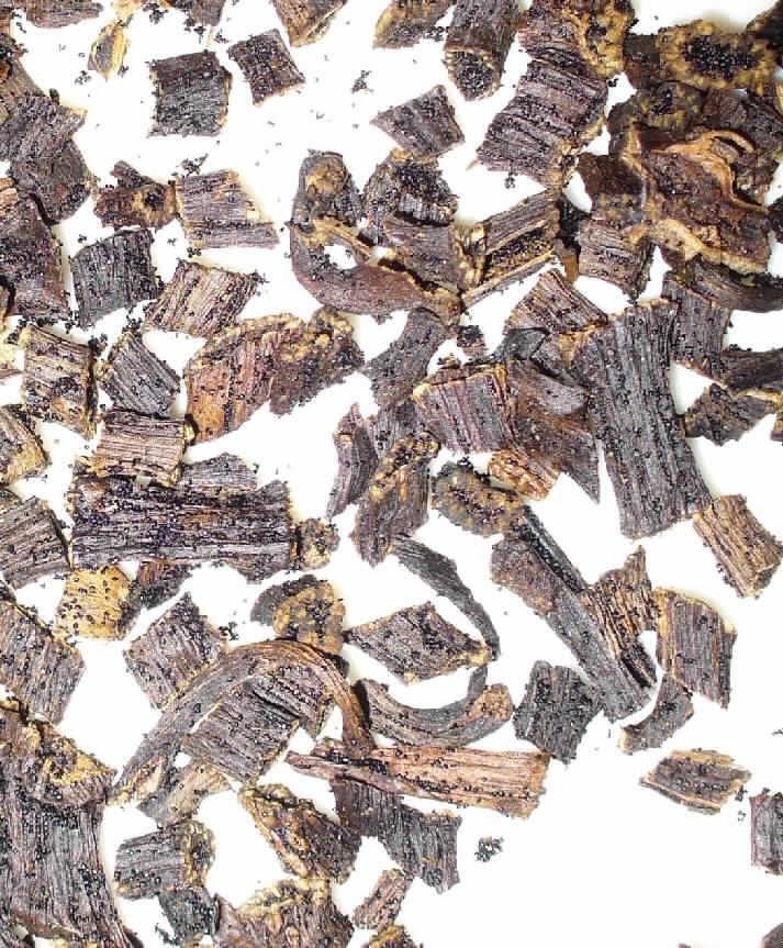 Zerkleinerte, unregelmäßig große, getrocknete Stücke von Vanilleschoten, mit einem 
arttypischen Geruch nach Vanille. Nach Antragsangaben handelt es sich um Rückstände 
von extrahierten Vanilleschoten, die weder Vanillin, Zucker noch Alkohol enthalten.