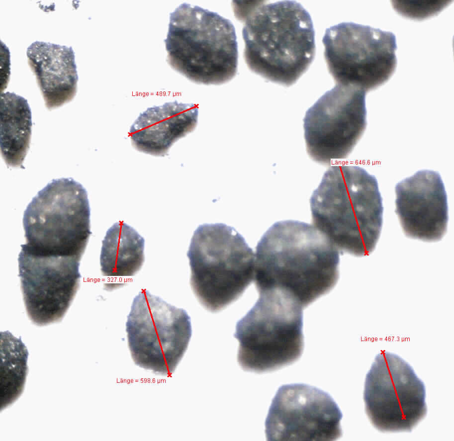 Hartmetallgranulat B15N 
Angaben des Antragstellers:
Wolframcarbid, mit metallischem Pulver vermahlen, gewachst und granuliert. Die Ware soll die Fließfähigkeit eines pressfertigen Pulvers ("ready to press powder", RTP) zeigen und eine Körnung von 200 bis 500 mikrometer haben. Zur Zusammensetzung wurden Angaben gemacht (s. vertraulicher Teil).
Feststellungen:
Dunkelgraues, Granulat, augenscheinlich frei fließend. Cobalt, Wolframcarbid und Paraffin sind enthalten.

Nach den Angaben liegt eine andere Zubereitung aus Wolframcarbidpulver und Metallpulver (Cobalt), mit den Fließeigenschaften eines pressfertigen Pulvers, vor.

Das Ergebnis beruht auf der Warenuntersuchung zur Erteilung der vZTA DE HH/495/06-1. vom 06.03.2006.