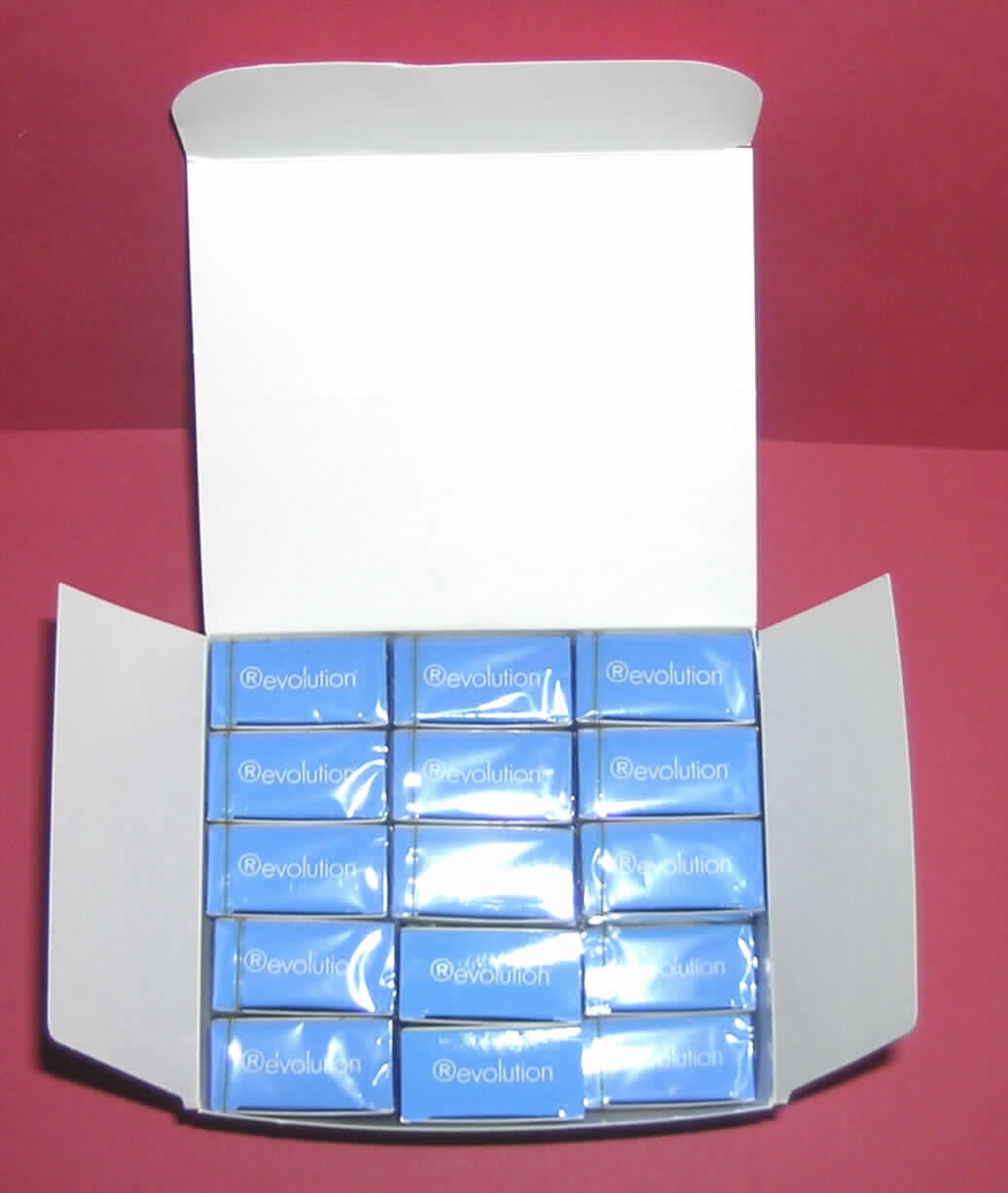 Nach den Angaben des Antragstellers und dem Verpackungsaufdruck handelt es sich um schwarzen Tee (Ceylon und Assam). Anhaltspunkte, die gegen Teeblätter vom Strauch der Gattung Thea sprechen, haben sich bei der makroskopischen Untersuchung der Warenprobe nicht ergeben. 

Der Tee ist in Nylon-Teebeuteln zu Portionen von je 2,2 g abgepackt, wobei sich jeder einzelne Teebeutel in einer separaten Pappfaltschachtel befindet, die mit Kunststofffolie eingepackt wurde. Insgesamt 30 Portionen Tee (66 g) sind in einer gemeinsamen Faltschachtel in Aufmachung für den Einzelverkauf abgepackt.