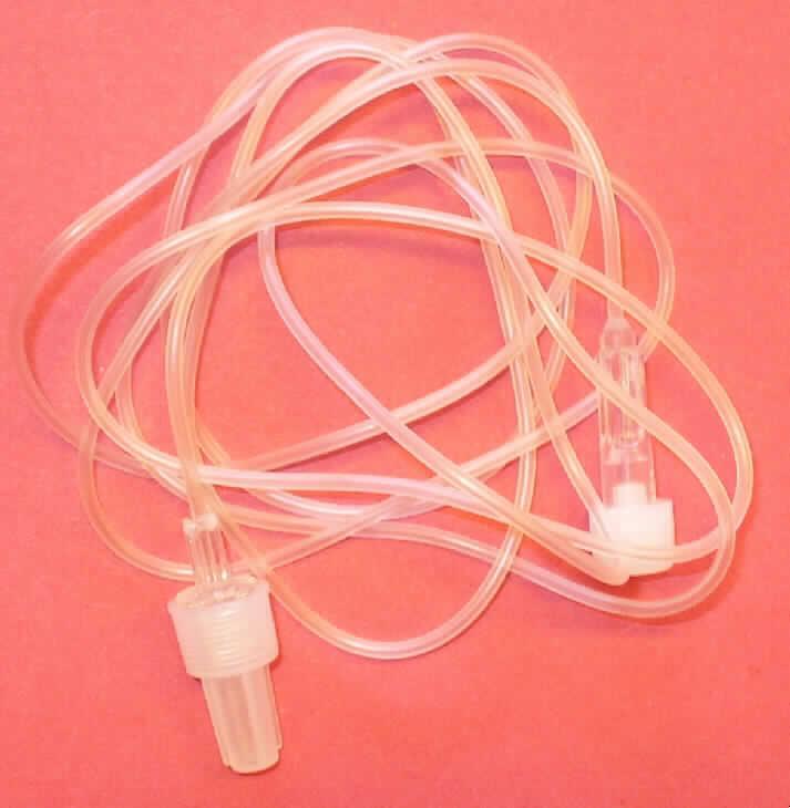 Angaben des Antragstellers: Verlängerungsleitung aus Kunststoff mit zwei Luer-Lock-Anschlüssen und vertraulichem Handelsnamen, geeignet für Spritzpumpen;
Die Ware ist steril verpackt und wird bei der Infusion für die Überleitung von medizinischen Lösungen verwendet.

Nach dem Untersuchungsergebnis liegt ein biegsamer Kunststoffschlauch mit Verbindungsstücken vor.