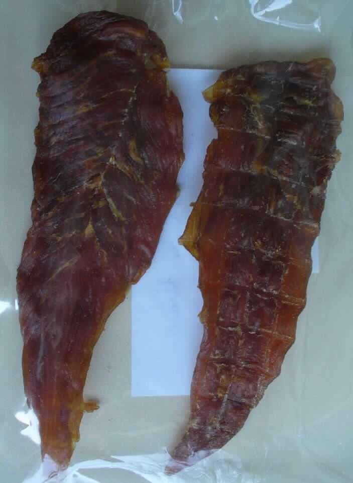 Nach den Angaben der Antragstellerin und dem vorgelegten Warenmuster handelt es sich um getrocknetes Hähnchenfleisch ohne weitere Zusätze. Das Hähnchenbrustfleisch ist zur Verfütterung an Hunde bestimmt.

Die Einreihung setzt voraus, dass es sich nach der veterinärrechtlichen Beurteilung bei der Einfuhr um für die menschliche Ernährung nicht geeignete Ware handelt.