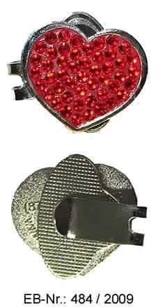 "Magnet-Clip"; es handelt sich um Anstecker, bestehend aus einem Befestigungsclip mit Magnet aus unedlem Metall und einem dazugehörigen flachen Plättchen aus unedlem Metall mit Magnet in Form eines stilisierten, mit 48 fassettierten Glassteinen (Swarovskisteine) besetzten Herzens.
(Materialangaben laut Antragsteller).

Bei den aus verschiedenen Stoffen zusammengesetzten Erzeugnissen ist ein charakterbestimmender Stoff nicht ermittelbar. Sie sind somit in die zuletzt genannte der in Betracht kommenden Unterpositionen einzureihen.

Die Erzeugnisse sind in einem klarsichtigen Kunststoffbeutel verpackt.

Abbildung siehe Anlage.

Derartige Erzeugnisse gehören als "anderer Fantasieschmuck" zur Codenummer 7117 9000 00 des Integrierten Zolltarifs der EG (TARIC).