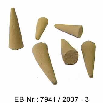 Bei dem vorliegenden Warenmuster handelt es sich um sechs, in einer klarsichtigen Kunststofftüte verpackte, beigefarbene Räucherkegel/-hütchen (Höhe etwa 3 cm, maximaler Durchmesser etwa 1,2 cm). 
Sie sind gemeinsam mit einem Buch und einer verschließbaren Räucherschale aus Keramik (beides nicht Gegenstand dieser Auskunft) auf einer mit Produktinformationen bunt bedruckten Pappunterlage aufgemacht und in klarsichtiger Kunststofffolie eingeschweißt.

Abbildung siehe Anlage.

Derartige Waren gehören als "Zubereitungen zum Parfümieren von Räumen, Räuchermittel" zur Codenummer 3307 4100 00 0 des Elektronischen Zolltarifs.