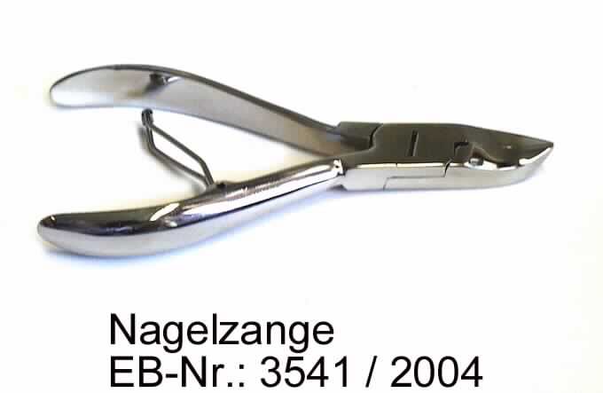 Es handelt sich um zangenartige Erzeugnisse aus Stahl, bestehend aus zwei gekreuzten, durch eine Schraube gelenkig miteinander verbundenen Schenkeln, deren vorderen Teile (Backen) mit angeschliffenen Klingen ausgestattet sind und deren längere, hintere Teile als Hebelgriffe dienen. Die Öffnung der Klingen wird durch eine an einem Griff angeschraubten Flachfeder erreicht.
Die Erzeugnisse sind auf einem bedruckten Karton für den Einzelverkauf aufgeblistert.
Sie dienen als Nagelknipser.

Abbildung siehe Anlage.

Derartige Erzeugnisse gehören als "Instrumente für die Hand- oder Fußpflege (einschließlich Nagelfeilen)" zur Codenummer 8214 2000 00 0 des Elektronischen Zolltarifs.
