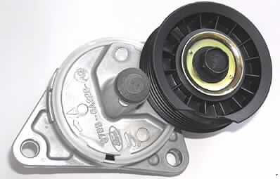 Tensioner (Riemenspanner)
- aus Riemenscheibe aus Kunststoff mit gerillter äußerer Lauffläche, kugelgelagert an 
  Gelenkarm aus Druckgussaluminium mit integrierter Torsions-Spannfeder (Abbildung 
  siehe Anlage),
- zum Spannen und Führen von Riemen eines Riementriebs von PKW-Verbrennungs- 
  motoren.

"Riemenscheibe (Spannrolle), nicht aus Eisen oder Stahl gegossen - sog. Tensioner"