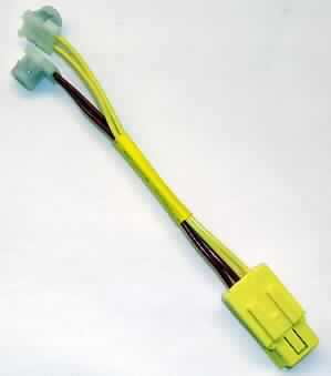 Isoliertes Kabel (Kabelsatz),
- aus zwei ca. 12 cm und zwei ca. 13 cm langen, teilweise gemeinsam ummantelten
  isolierten Kabeln,
- mit einem gemeinsamen vierpoligen Stecker an einem und je einem zweipoligen Stecker 
  an den beiden anderen Enden,
- zum Anschluss eines Airbagmoduls an das Bordnetz eines Kraftfahrzeugs.

"Isoliertes elektrisches Kabel mit Anschlussstücken, Kabelsatz von der für Beförderungsmittel
 verwendeten Art, nicht für bestimmte Luftfahrzeuge - Kabelsatz für Airbagmodul"