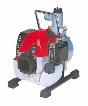 Benzinmotorpumpe
- mittels eines Zweitakt-Benzinmotors mit Kraftstofftank und Schutzkörben angetriebene 
  einstufige Axialkreiselpumpe, aus in einem Pumpengehäuse mit Einfüll- und 
  Auslassstutzen (Nennweite 25,4 mm), axialem Saug- und radialem Druckstutzen 
  befindlichen wellengelagertem Flügelrad, Tragegriff und Standfüße (Abbildung siehe 
  Anlage),
- zusammen mit einem Ansaugsieb (Saugkorb) zur Grobfiltrierung und Montagematerial
  (Schlauchanschlüsse, Schlauchschellen, Dichtungsringe) in einer gemeinsamen Verkaufs-
  umschließung,
- geliefert mit Montagewerkzeugen,
- zum Pumpen von Wasser durch axiales Ansaugen, Druckerzeugung durch Laufrad- 
  Drehbewegung und tangentiales Ausstoßen.
Der Charakter des Ganzen wird durch die Pumpe bestimmt.

"Flüssigkeitspumpe, Axialkreiselpumpe, keine Tauchmotorpumpe, mit einer  Nennweite
 des Austrittsstutzens von mehr als 15 mm, einstufig (Warenzusammenstellung aus 
 Flüssigkeitspumpe und Montagewerkzeugen -charakterbestimmend-, Saugkorb und 
 Montagematerial)"