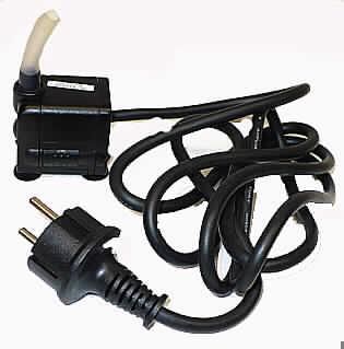 Wasserpumpe für Wasserspeier
- in Form einer einstufigen Tauchmotorpumpe mit elektromotorisch angetriebenem
  sechsflügeligem Laufrad, Wasserein- und -austrittsöffnung mit Anschlussschlauch, mit
  Stromanschlusskabel und vier am Kunststoffgehäuse befestigten Saugnäpfen (Abbildung
  siehe Anlage),
- zum Betreiben eines Wasserspeiers.

"Flüssigkeitspumpe, Kreiselpumpe, einstufige Tauchmotorpumpe - sog. Wasserpumpe für
 Wasserspeier"