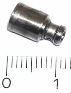 Magnetanker
- in Form eines maßhaltig nach Zeichnung gefertigten, zylindrischen Drehteils aus Stahl
  (Bauteillänge 11,15 mm, max. Außendurchmesser 6,21 mm) mit runder Durchgangs-
  öffnung, spezifisch geformter Außenseite sowie zwei Bohrungen an der Außenseite
  (Abbildung siehe Anlage),
- zum Einbau in das Einspritzventil eines Common Rail Systems eines Dieselmotors,
- die Lieferung erfolgt in noch unfertigem Zustand (unverchromt).

"Teil, erkennbar ausschließlich für Kolbenverbrennungsmotoren mit Selbstzündung der Position 8408 bestimmt, nicht für Luftfahrzeugmotore, unfertig - Magnetanker für Einspritzventil"