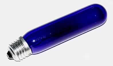 Elektrische Glühlampe
- aus einem Glühdraht in einem blau eingefärbten zylinderförmigen Glaskolben mit Schraub-
  metallsockel (E 27-Gewinde) - Abbildung siehe Anlage -
- mit einer Leistung von weniger als 200 W und einer Spannung von mehr als 100 V
- als Beleuchtungsquelle zum Anlocken von Insekten in sog. Insektenvernichtern bestimmt.

"Elektrische Glühlampe, keine Wolfram-Halogen-Glühlampe, mit einer Leistung von weniger
 als 200 W und für eine Spannung von mehr als 100 V, keine Reflektorlampe"