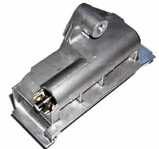 Hydraulischer Tensioner
 - aus einem funktionsspezifisch geformten Spannergehäuse aus Aluminium-Druckguss mit 
   integriertem Kolben (Stössel), Hydrauliköl, Gleitführungen und Dichtungen (Abbildung siehe 
   Anlage),
 - zur Erzeugung einer bestimmten Riemenspannung mittels hydraulischem linearen 
   Bewegen des Kolbens gegen eine drehbar gelagerte Spannrolle/Riemenscheibe (nicht 
   Gegenstand dieser verbindlichen Zolltarifauskunft) eines Riementriebes von 
   PKW-Verbrennungsmotoren.

"Hydromotor (Zylinder), nicht für zivile Luftfahrzeuge - sog. Hydraulic Tensioner"