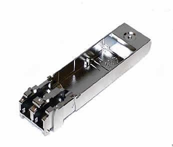 Gehäuseunterteil für Transceiver
- aus einer spezifisch geformten Schale aus Metall (Abmessungen 56,35 x 13,7 x 7,6 mm) 
  mit Bohrungen und Aussparungen für zwei optische und einen elektrischen Interface-An- 
  schluss (Abbildung siehe Anlage),
- erkennbar ausschließlich als Gehäuseunterteil für Transceiver bestimmt.

"Teil, erkennbar ausschließlich für Apparate für die Kommunikation in einem drahtgebunde-
nen Netzwerk - Gehäuseunterteil für Transceiver"