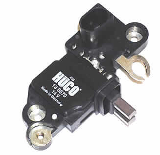 Elektronischer Lichtmaschinenregler (Abb. siehe Anlage),
- in Form einer Baueinheit mit einem Spannungsregler in einem angepassten Bürstenhalter 
  mit zwei eingesetzten federgelagerten Kohlebürsten, mit einem zweipoligem 
  Stecker,
- zur Befestigung direkt am Drehstromgenerator (Lichtmaschine) zur 
  Spannungskonstanthaltung und Stromübertragung bestimmt.

"Teil, erkennbar ausschließlich oder hauptsächlich für Lichtmaschinen der Pos 8511 
 bestimmt, nicht für bestimmte Luftfahrzeuge - elektronischer Lichtmaschinenregler"