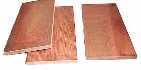 Brettchen,
- aus Nadelholz (lt. Antragsteller: Zedernholz), mit den Maßen:
  Länge: 181,0 mm +5,0/-0 mm, Breite:71,5 mm +4,0/-0 mm, Dicke: 6,2 mm +0,8/-0 mm,
- kein tropisches Holz im Sinne der ZAnm 2 Kap 44,
- lt. Antragsteller nur in Längsrichtung gesägt, weder geschliffen noch gehobelt,
- zur Herstellung von Blei-, Kopier-, Farbstiften und anderen holzgefassten Stiften.
Abbildung siehe Anlage

"Brettchen aus Zedernholz, nicht aus tropischen Holz im Sinne der Zusätzlichen Anmerkung 2 zu Kap 44, lediglich in Längsrichtung gesägt, mit einer Dicke von mehr als 6 mm"