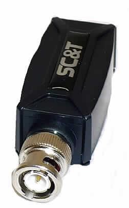 Symmetrieübertrager (Impedanzwandler)
- aus einem vergossenen elektrischen Transformator auf einer Leiterplatte in einem 
  Gehäuse (Abmessungen 69 x 25 x 22 mm) mit BNC-Stecker und RJ-45-Buchse 
  (Abbildung siehe Anlage),
- mit einer Leistung von weniger als 1 kVA,
- zur Signalübertragung zwischen symmetrischen und unsymmetrischen Leitungen 
  und zur Impedanzanpassung (75 Ohm : 100 Ohm).


"Elektrischer Transformator, kein Transformator mit Flüssigkeitsisolation, mit einer Leistung 
 von 1 kVA oder weniger, kein Messwandler - Symmetrieübertrager"