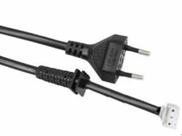Netzkabel (Abbildung siehe Anlage),
- aus einem zwei-poligen isolierten elektrischen Kabel (Länge ca. 1,65 m), an den Enden mit
  Euro-Netzstecker und drei-poliger Molexbuchse sowie einer Zugentlastung aus Kunststoff,
- für eine Spannung von 220 bis 250 V,
- zur Verwendung als Stromzuleitung für verschiedene Geräte oder Netzteile.

"Isoliertes elektrisches Kabel, kein Koaxial- oder Zündkabel, für eine Spannung von 1000 V oder weniger,
 mit Anschlussstücken versehen, nicht von der für die Telekommunikation verwendeten Art - Netzkabel"