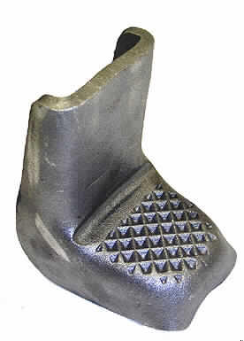 Klaue
- aus einem spezifisch geformten, etwa L-förmigen Stahlkörper, mit einer maximalen Höhe
  von ca. 138 mm und einer maximalen Breite von ca. 105 mm (Abbildung siehe Anlage),
- zur Verwendung als Gehäuseteil einer Stahlwinde.

"Teil, erkennbar ausschließlich für Geräte der Position 8425 bestimmt - sog. Klaue"