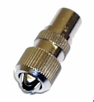 Koaxialstecker
- aus einem Gehäuse aus Metall (Länge ca. 30 mm, Durchmesser ca. 10 mm) mit Metall-
  stift, Führungshülse aus Metall und aufschraubbarer Kabelfixierung - Abbildung siehe
  Anlage -,
- für eine Spannung von weniger als 1000 V,
- zum Herstellen einer elektrischen Verbindung durch Aufstecken auf eine Koax-
  Steckbuchse nach Montage an ein Koaxialkabel.

"Elektrisches Gerät zum Verbinden von elektrischen Stromkreisen, für eine Spannung von
weniger als 1000 V - Steckvorrichtung für Koaxialkabel"