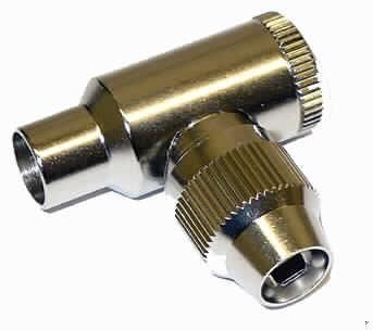 Koaxialwinkelstecker (Abbildung siehe Anlage),
- aus einem T-förmigen Gehäuse aus Metall (Länge/Breite ca. 30 mm, Durchmesser ca. 10 mm)
  mit Metallstift, einschraubbare isolierte Kontaktarretierung und aufschraubbarer 
  Kabelfixierung aus Metall,
- für eine Spannung von weniger als 1000 V,
- zum Herstellen einer elektrischen Verbindung durch Aufstecken eines entsprechenden 
  Gegenstücks nach Montage eines Koaxialkabels.

"Elektrisches Gerät zum Verbinden von elektrischen Stromkreisen (Steckvorrichtung), für eine
 Spannung von 1000 V oder weniger - Steckvorrichtung für Koaxialkabel - Koaxialwinkelstecker"