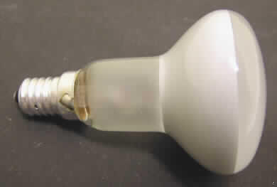 Reflektorlampe,
- aus einem evakuierten und mattierten Glaskörper in Reflektorform (R50), mit einer Wolfram-
  wendel und einem Schraubsockel (E14),
- für eine Spannung von 230 V, mit einer Leistung von 40 W,
- zur Verwendung als Leuchtmittel in verschiedenen Beleuchtungskörpern.

�Elektrische Glühlampe, keine Wolfram-Halogen-Glühlampe, mit einer Leistung von weniger
 als 200 W und für eine Spannung von mehr als 100 V, Reflektorlampe, nicht für bestimmte 
 Luftfahrzeuge�