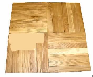 Mosaikparkett,
- aus Massivholzbrettchen (Länge x Breite x Stärke: 160 x 22,86 x 8 mm) aus Esche 
  (Fraxinus excelsior) im Würfel-, Parallel-, Fischgrät- oder englischen Verband zusammen-
  gefügt (lt. Antragsteller), 
- auf der Rückseite zum Erleichtern des Verlegens mit einem Kunststoffnetz oder Lochpapier
  verklebt,
- vorgefertigte Verlegeeinheit zur Verwendung als Bodenbelag.

"Zusammengesetzte Fußbodenplatten aus Holz, für Mosaikfußböden; Mosaikparkett"