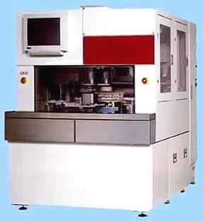 Wafer-Schleifmaschine (Wafer Grinding Machine)
- mit zwei Schleifspindeln zur Grob- und Feinbearbeitung, Wafer-Roboter mit Lade- und 
  Entladearm, Vakuum-Spannvorrichtungen mit Vakuumpumpe, Kassetten-Port, Wafer-
  Trockeneinheit, Waferstärke-Messeinheit, Bedien- und Anzeigeelementen in einem
  Standgehäuse (Abbildung siehe Anlage),
- zur Durchführung von Schleifvorgängen an Halbleiterscheiben (wafers) aus Silizium, anderen
  keramischen Stoffen (kennzeichnender Hauptverwendungszweck) und Metall,
- geliefert mit benötigtem Montage- und Instandhaltungswerkzeug.

"Werkzeugmaschine zum Bearbeiten von keramischen Waren oder ähnlichen mineralischen 
Stoffen - kombinierte Maschine aus Schleifmaschine (kennzeichnende Haupttätigkeit) zum 
Bearbeiten von Silizium (kennzeichnender Hautpverwendungszweck) und Messgerät, geliefert 
mit Montage- und Instandhaltungswerkzeug"