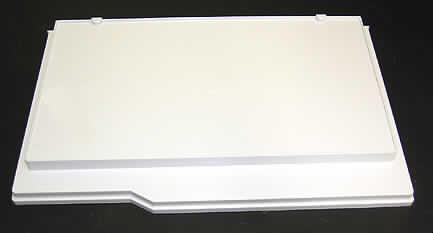 Frosterfach-Boden
- in Form einer rechteckigen Kunststoff-Einbauplatte (Abmessungen L x B x H: 442 x 220 x
  39 mm) aus Ober- und Unterteil mit Montage- und Fixiervorrichtungen sowie einer Einpass-
  Abkantung an der Längsseite (Abbildung siehe Anlage),
- zum Einbau in eine Kompressorkühl- und -gefrierschrank-Kombination zur Abtrennung von
  Kühlfach und Eisfach.

Teil, erkennbar ausschließlich für Apparate und Geräte zur Kälteerzeugung mit elektrischer oder anderer Ausrüstung bestimmt, keine Ware der Unterpositionen 8418 9100 00 0 bis 8418 9990 910 - Frosterfach-Boden für Kompressorkühlschrank"