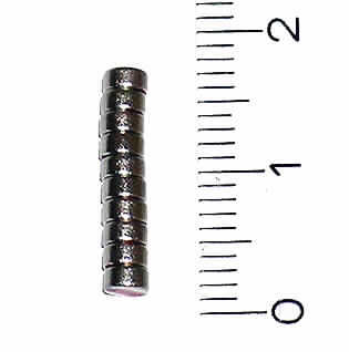 Ersatzmagnete (Abbildung siehe Anlage),
- aus zehn scheibenförmigen Dauermagneten aus einer Legierung von Neodym, Eisen und
  Bor,
- mit einem Durchmesser von ca. 5 mm und einer Dicke von ca. 2 mm,
- für Hallsensoren bei der Erfassung der Drehzahl von Modellmotoren.

"Dauermagnete aus einer Legierung von Neodym, Eisen und Bor, in Form einer Scheibe mit einem Durchmesser von nicht mehr als 90 mm, auch in der Mitte gelocht"