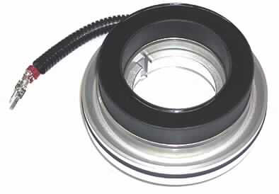 Baugruppe für elektromagnetische Lamellenkupplung (Abbildung siehe Anlage),
- aus einer Spule mit einer Kupferwicklung und einem Aluminium-Träger als
  Befestigungsvorrichtung an einer Fahrzeugachse,
- zum Einbau in eine elektromagnetische Kupplung bestimmt.

"Teil, erkennbar ausschließlich für elektromagnetische Kupplung bestimmt, nicht für be- 
 stimmte Luftfahrzeuge -