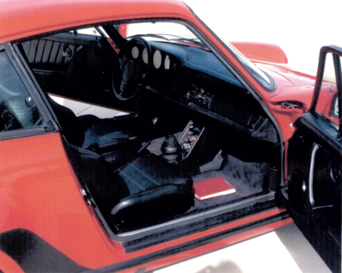 Produktet er et brugt motorkøretøj af mærket, Porsche 911 Turbo, årgang 1980, med benzinmotor med slagvolumen over 3.000 cm3.

Det oplyste stel nr er: ViN 93A0070715

Motorkøretøjet er ifølge det oplyste fremstillet i marts 1980 og fremstår med original motor, bremser, gearkasse, fælge etc., dog med farveskift fra grøn til rød ved en omlakering i 1995. 
 
Ifølge det oplyste har dette køretøj ikke deltaget i nogen historisk begivenhed, motorløb eller lignende.

Motorkøretøjet skal ifølge det oplyste anvendes ved udstilling og evt. ved arrangementer i forbindelse med motorløb for klassiske biler og lignende.