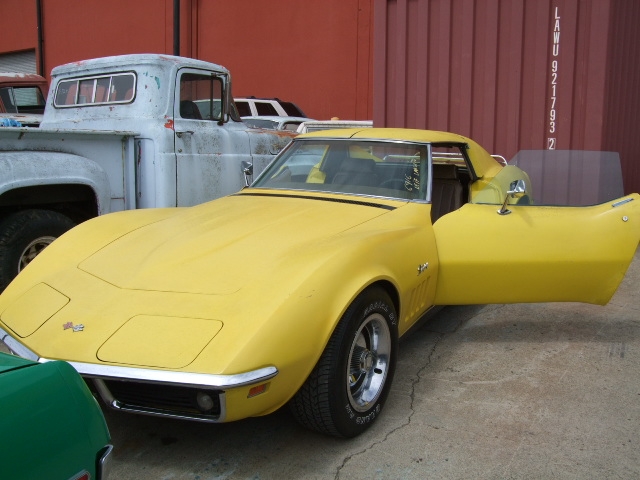 Produktet er et brugt motorkøretøj af mærket, Chevrolet Corvette Targa, årgang 1969.

Det oplyste stel nr er: ViN 194379S734114.
 
Ifølge det oplyste har dette køretøj ikke deltaget i nogen historisk begivenhed, motorløb eller lignende.

Farve: Gul.