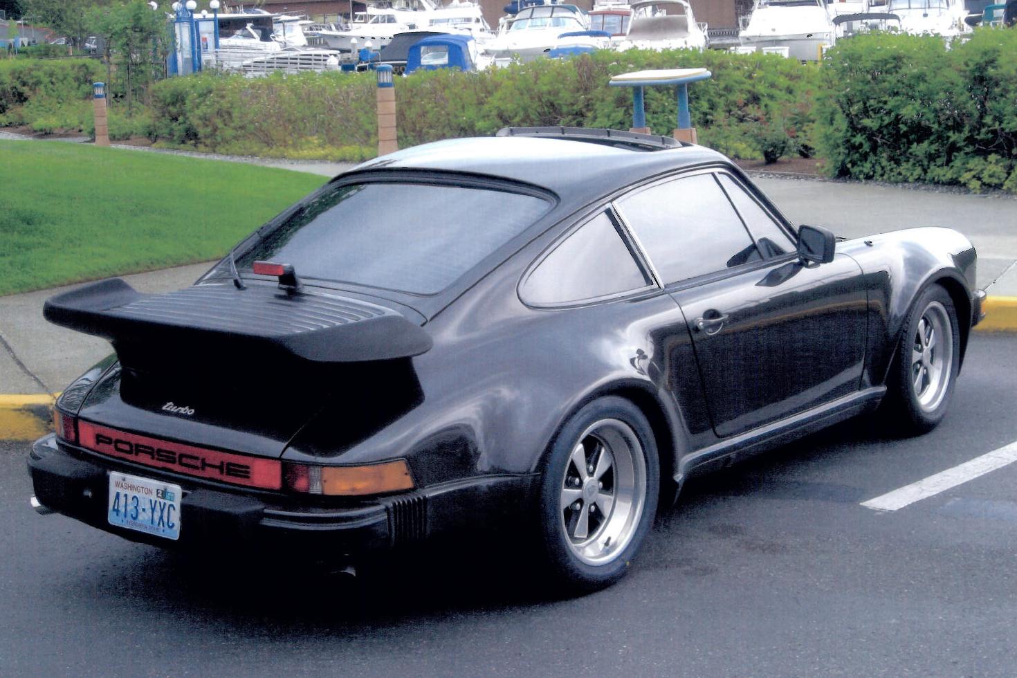 Produktet er et brugt motorkøretøj af mærket, Porsche 911 Turbo, årgang 1979, med benzinmotor med slagvolumen på 3.299 cm3.

Det oplyste stel nr er: 9309801068 og motor nr er: 698045.

Motorkøretøjet er ifølge det oplyste fremstillet 1979 og fremstår med original motor, bremser, gearkasse, fælge etc.

Ifølge det oplyste har dette køretøj ikke deltaget i nogen historisk begivenhed, motorløb eller lignende.

Farve: Sort.