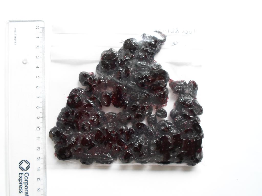 Varen består efter det oplyste af: 

57 % tørrede blåbær, sukker, fruktrosesirup, citronsaftkoncentrat og solsikkeolie

Varen foreligger i detailsalgspakninger (under 1 kg). 

Der er efter det oplyste ikke tilsat alkohol til varen.