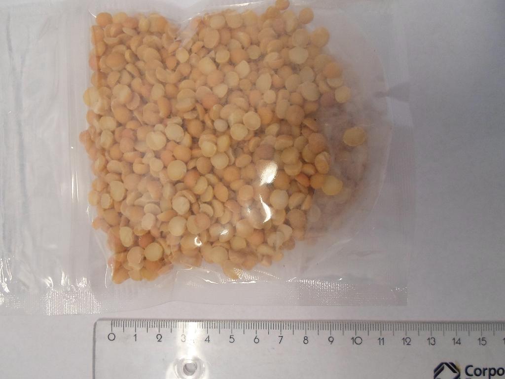 Varen fremstår som tørrede, afskallede ærter, der er flækket, i forskellige gule nuancer. De er som hovedregel mellem 5 og 8 mm i diameter. Det er oplyst, at det kun er gule ærter i varen. 

Det er lagt til grund for tariferingen, at der er tale om ærter af slægten Pisum sativum, og at der ikke er sket yderligere forarbejdning end tørringen. 

Varen foreligger i pakninger til detailsalg og i bulk.