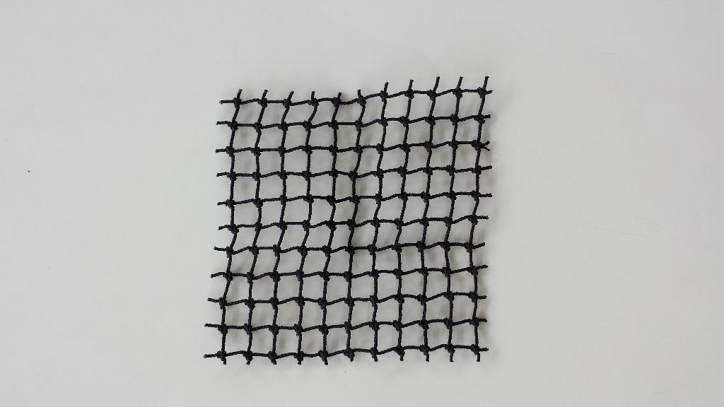 Varen er et net, pakket i en lille papæske, lavet af nylongarn, 
10 x 10 cm, nettet er udviklet som et element til forskellige legetøjsmodeller.