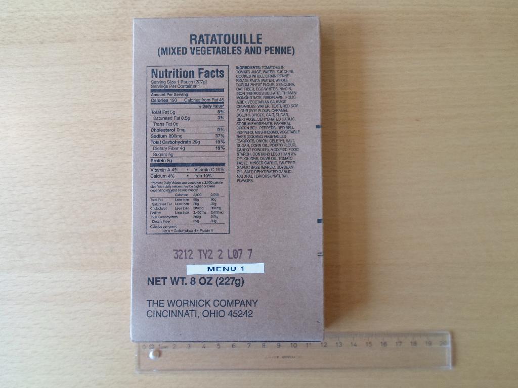 NordicLaed Nødration complete kit

Ratatoullie:
- Tomatoes in tomato juice, water, zucchini cooked whole grain penne frigate pasta (water, whole durum wheat flour, semolina, oat fiber, egg whites, niacin, iron (ferrous sulfate), thiamin mononitrate, riboflavin, folic acid), vegetarian sausage crumbles (water, textured soy flour, soy flour, caramel color, spices, salt, sugar, dextrose dehydrated garlic, sodium phosphate, paprika), green bell peppers, red bell peppers, mushrooms, vegetable base (cooked vegetables, carrots, onion, celery, salt, sugar, corn oil, potato flour, carrot powder), modified food starch, contains less than 2% of: onions, olive oil, tomato paste, minced garlic, sautéed garlic base (garlic, soybeans oil, salt, dehydrated garlic, natural flavors), natural flavors.

Indeholder: Soja og Hvede.

Calories pr. serving 190;
Total fat 5g 8%. Saturated fat 0,5g 3%. Trans fat 0g. Cholesterol 0mg 0%. Sodium 890mg 37%. Total carbohydrate 29g 10%. Dietary fiber 4g 16%. Sugars 5g. Protein 8g. Vitamin A 4%. Vitamin C 10%. Calcium 4%. Iron 10%. 

Se medfølgende Ratatoullie (Demovare)