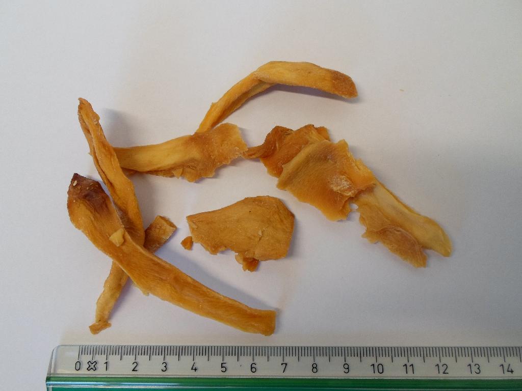 Det er oplyst, at varen er 100 % økologisk tørret mango. Varen fremstår som gul-orange tørrede stykker af mango i varierende størrelser – uden skræl og sten. Stykkerne dufter og smager af mango.

Varen kan foreligge både i detailsalgspakninger og i bulk.